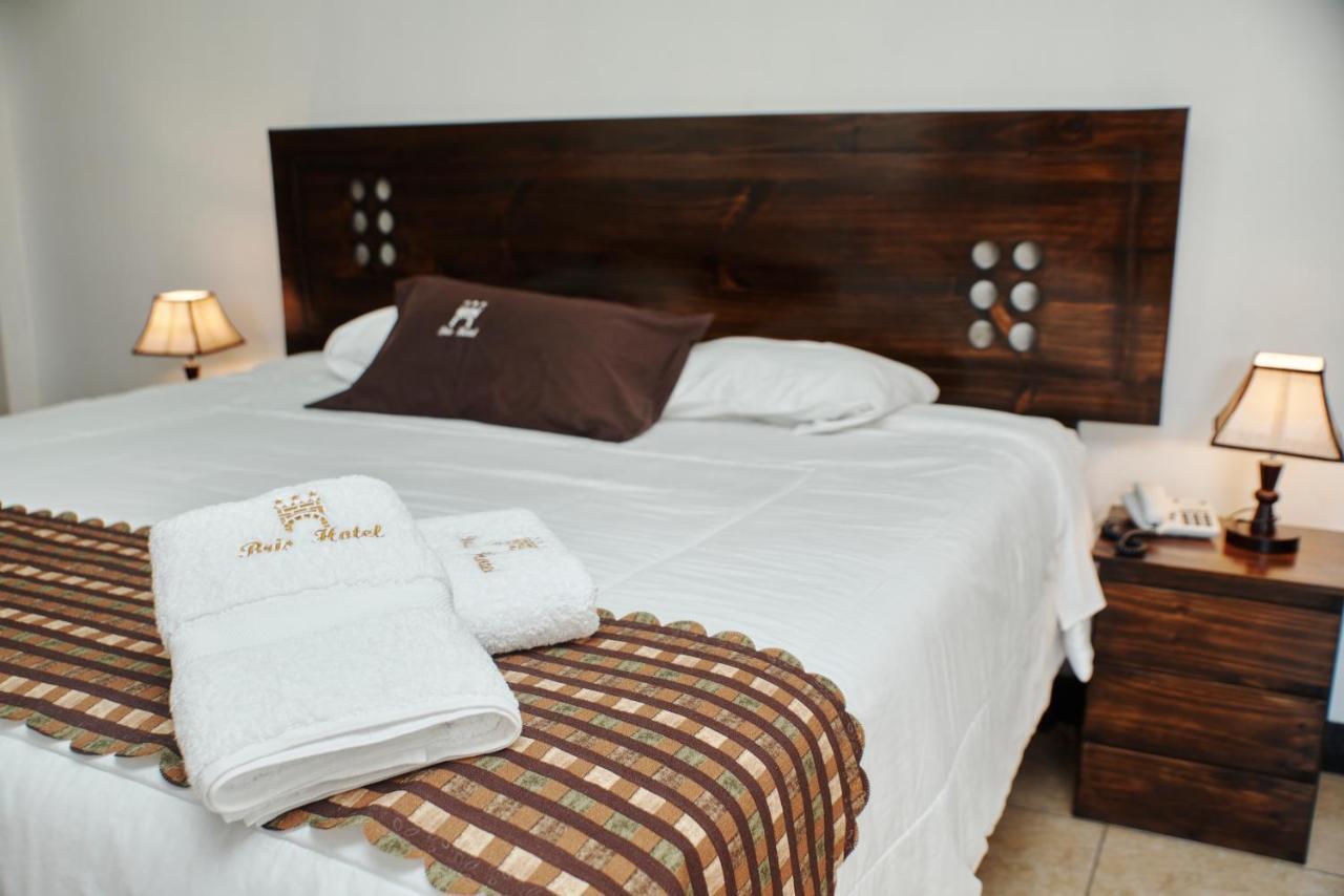 Gobernadora Bris Hotel מראה חיצוני תמונה