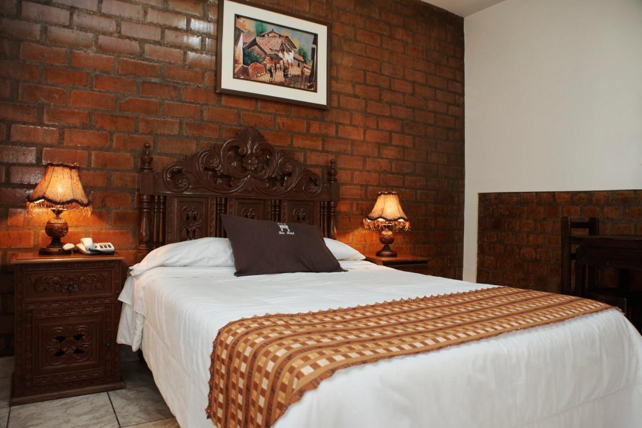 Gobernadora Bris Hotel מראה חיצוני תמונה